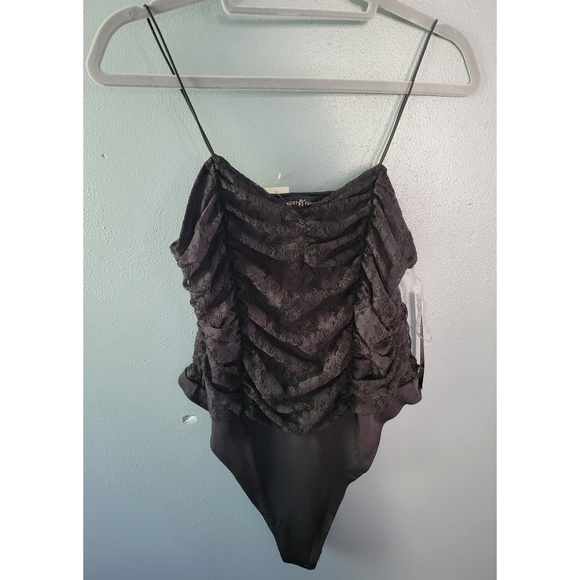 🖤 NWT Almost Famous Lacy Bodysuit 🖤 - Picture 1 of 5